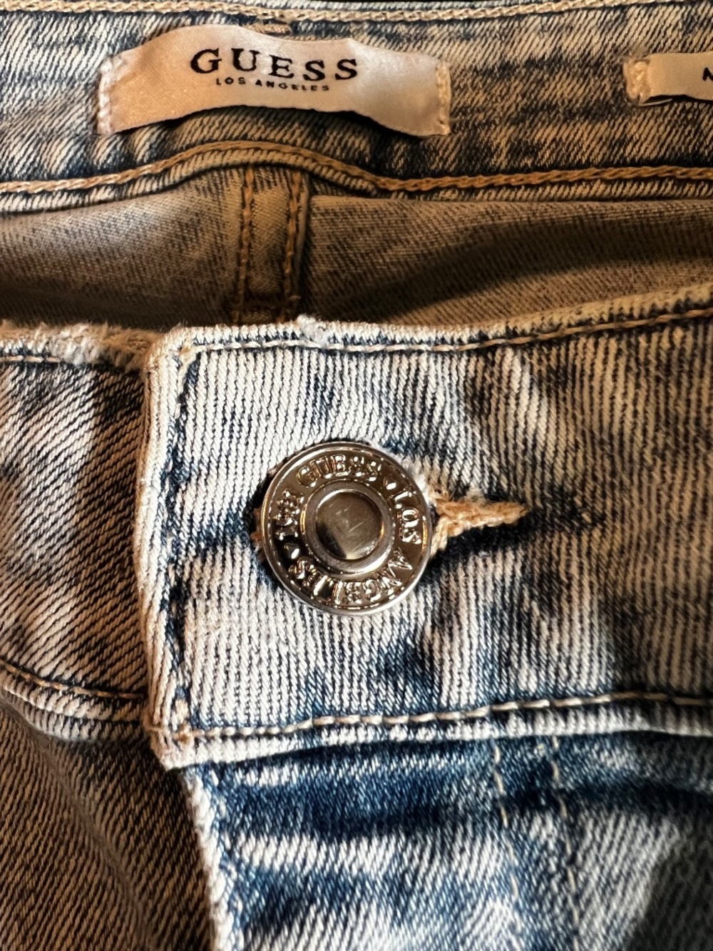 GUESS Women’s Size 28 Mid-Rise Skinny Jeans – Light Wash Distressed